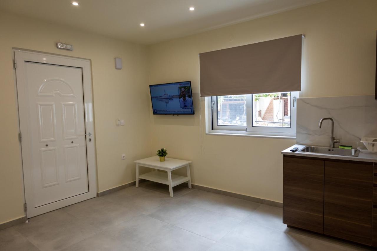 Adriana Apartment Agia Marina  Ngoại thất bức ảnh