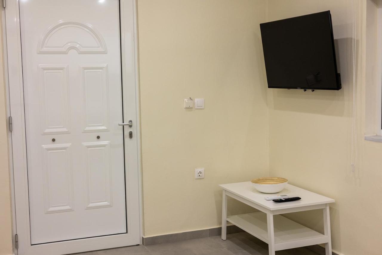 Adriana Apartment Agia Marina  Ngoại thất bức ảnh