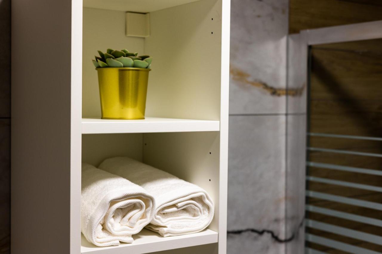 Adriana Apartment Agia Marina  Ngoại thất bức ảnh